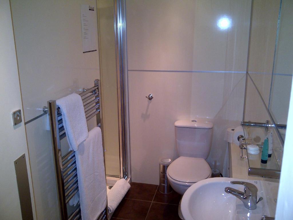 The Northfield House Hotel Единбург Номер фото